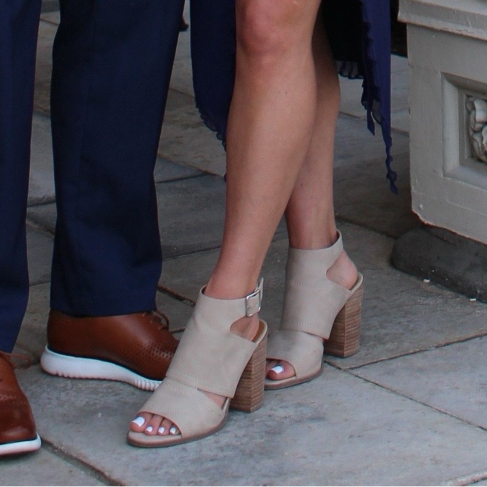 Cream and tan block heel sandals Women’s size 9 Dolce Vita